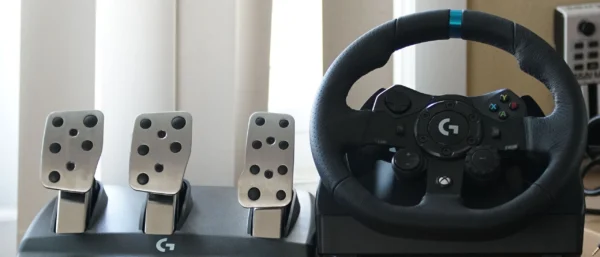 Logitech G923 racing wheel review