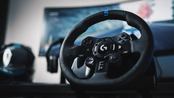 Logitech G923 Racing Wheel Review