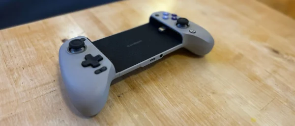 Gamesir G8 Galileo iPhone Controller Review: Slick sliding gaming goodness