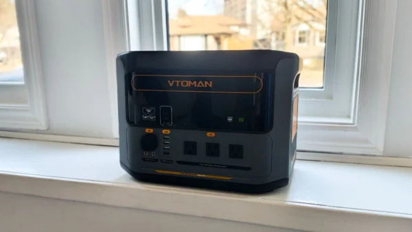 VTOMAN FlashSpeed 1000 Portable Power Station Bundle Review - CGMagazine