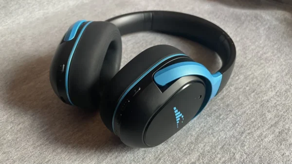 Review: The RIPT Ultra Headphones Sound Great in the Gym, but Have Fit Issues