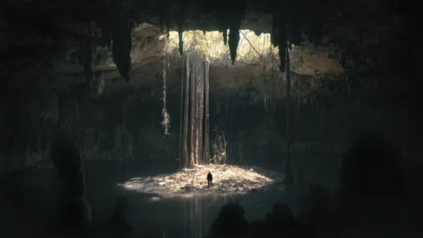 UNDERLAND - A Gorgeous Film Sinks into the Unknown
