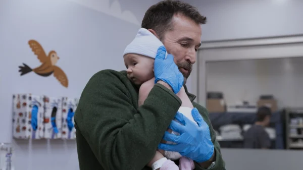 The Pitt Season 2 Review: Noah Wyle's Medical Drama Is Gross, Intense, And Still Great - Looper