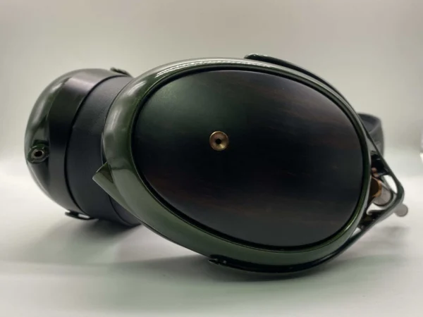 Meze Audio Strada Review: Can This Mid-Budget Closed-Back Rival Flagship Models?