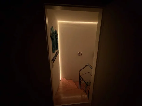 Hue OmniGlow: Almost 10 metres of light in my stairwell - Hueblog.com
