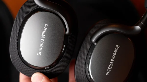 These Headphones Sound Like Water?! Bowers & Wilkins PX7 S3
