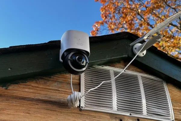 Discover the Eufy 4G LTE Cam S330 with 4K, solar power, and LTE connectivity!