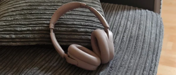 JLab JBuds Lux ANC review: budget headphones that are all about that bass