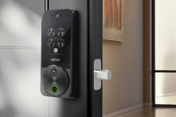 I tested a smart lock with facial recognition. It's a game changer