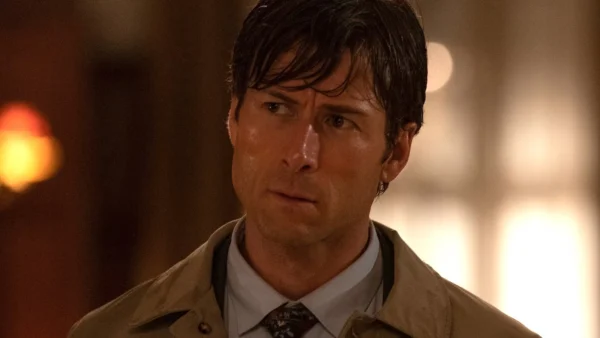 Glen Powell's Charisma Can't Save Disappointing Crime Caper 'How To Make a Killing' | Review