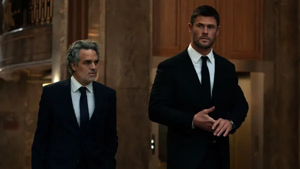 ‘Crime 101’ Review: Chris Hemsworth, Halle Berry and Mark Ruffalo Headline a Lavishly Crafted Thriller That’s Less Than...