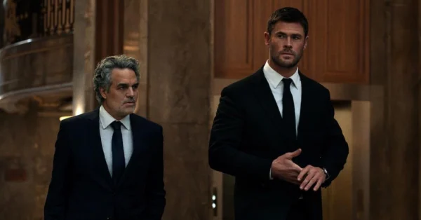 ‘Crime 101’ review: Chris Hemsworth and Mark Ruffalo face off in slow-burn LA crime caper