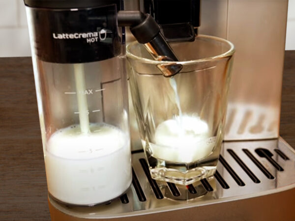 DeLonghi Magnifica Plus Review: A Dream for Milk Coffee Drinkers