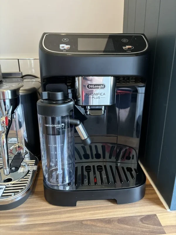 De'Longhi Magnifica Plus Review [After Close Analysis]
