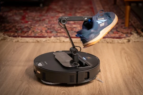 Roborock Saros Z70 Review: This Robovac's Robotic Arm Is a Swing and a Miss