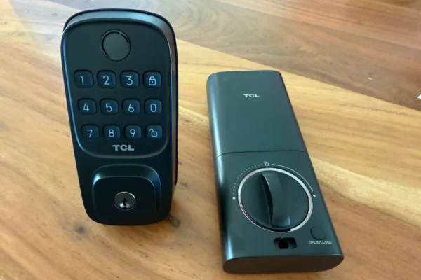 Need a cheap fingerprint-reading smart lock? I recommend this one