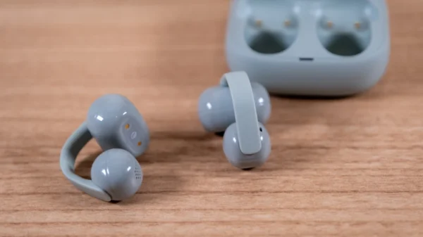 Sony LinkBuds Clip Review: Clear-Sounding Open Earbuds With a Twist