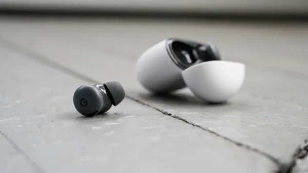 I Tested Google's Pixel Buds 2a Noise-Cancelling Earphones and They're Better Than the AirPods 4