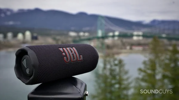 JBL Flip 7 review: Same Flip, more features