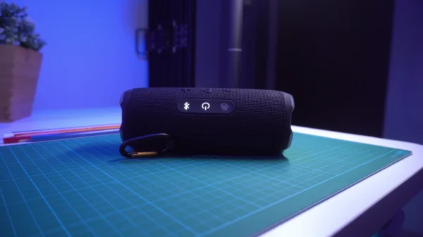 JBL Flip 7 almost KILLED the Portable Speaker Market Review (Tomorrowland Edition)