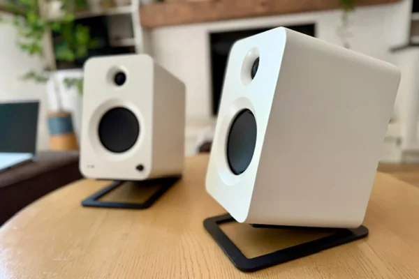 Kanto REN Powered Bookshelf Loudspeakers Reviewed