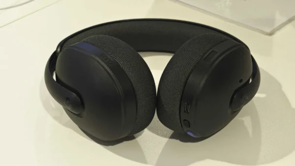 I tried Logitech’s new G325 Lightspeed gaming headset, and it was so comfortable I forgot I was wearing it
