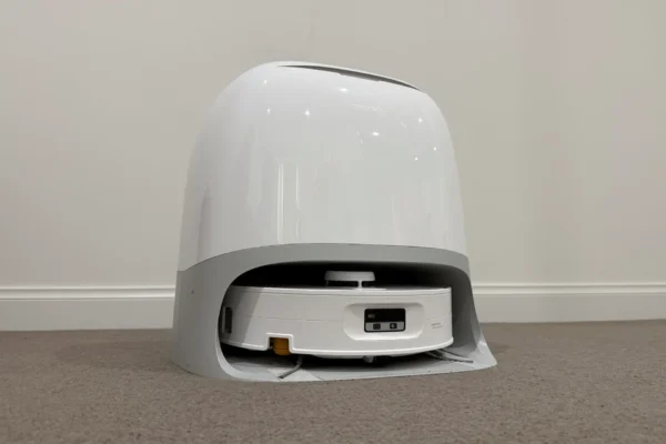 Roborock Qrevo Curv 2 Flow review: Hard floor specialist