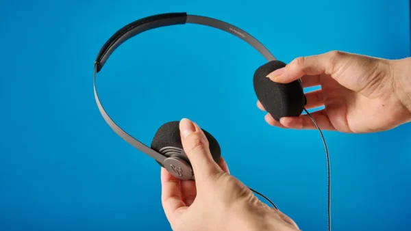 Wired headphones are the ultimate retro audio flex — and these ’80s-inspired cans from Gadhouse are the fashion statement of