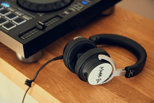 Beyerdynamic DJ 300 PRO X - StereoLife Magazine