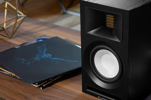 Ri71 REFERENCE SPEAKERS FROM FLUANCE