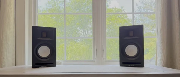 I spent weeks with these powered bookshelf speakers, and their detailed, almost neutral sound impressed