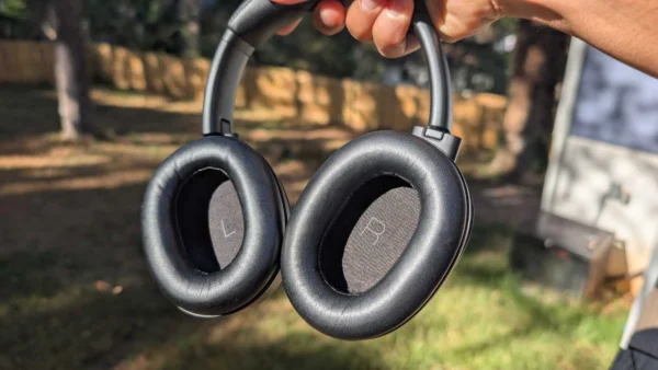 JBL Tour One M3 Smart Tx Review: These Are My New Favorite Travel Headphones
