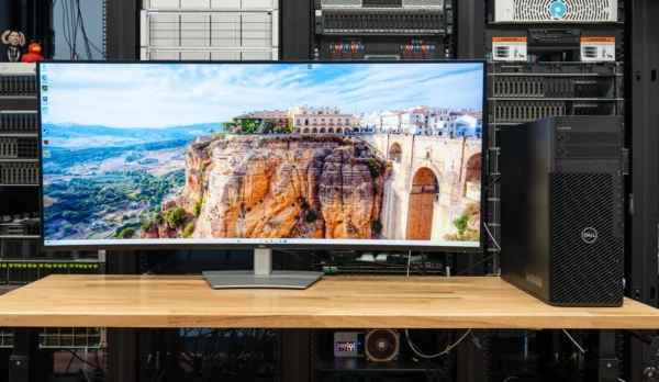 Dell UltraSharp U5226KW Review: A Massive 52-Inch 6K Display for Your Entire Workflow