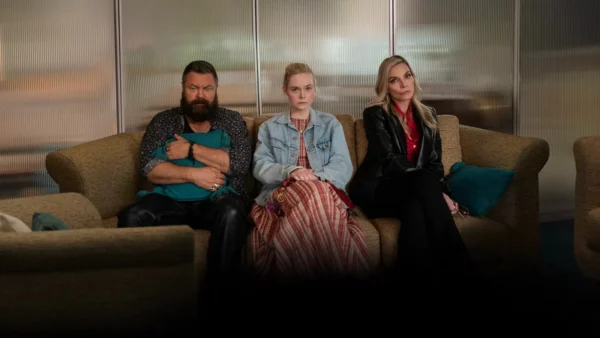 Margo's Got Money Troubles Review: Elle Fanning, Michelle Pfeiffer Are A Perfect Pair in Apple's Refreshing Series