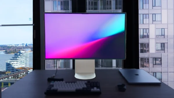 The Ultimate MacBook Monitor for Programming & Productivity? | LG Ultrafine 6K 32" Monitor Review