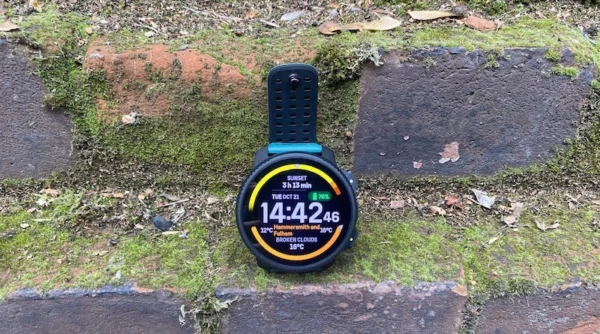 Suunto Vertical 2 review: Flashlight built into the bezel and a fresh look