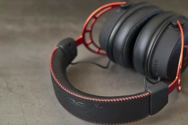 HyperX Cloud Alpha - can a gaming headset sound good? - iiWi reviews
