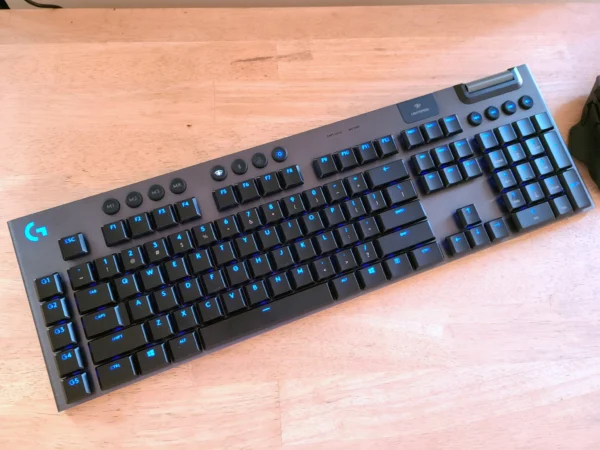 Logitech G915 Lightspeed keyboard review: Clicky, solid, and downright heavenly