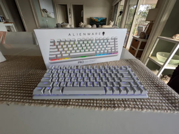 Review: Alienware Pro Wireless Gaming Keyboard -- compact, solid, customisable and perfect for gaming