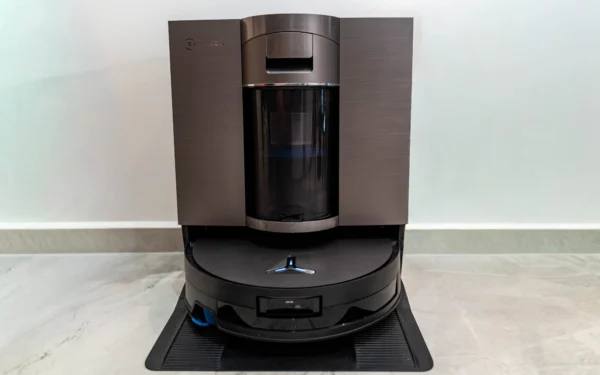Ecovacs Deebot X11 OmniCyclone review: Powerful cleaning - Can Buy or Not