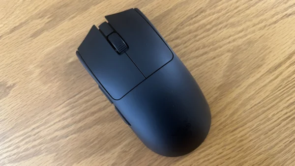Review: Razer's Viper V4 Pro mouse makes me feel like the pro gamer I'm not