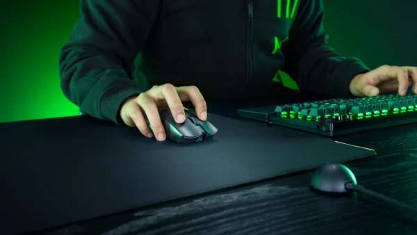 Razer Viper V4 Pro review: Lightweight and tactile - Can Buy or Not