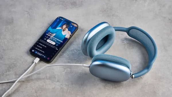 AirPods Max 2 are my favorite over-ear headphones — but I hate that I can't create my own EQ