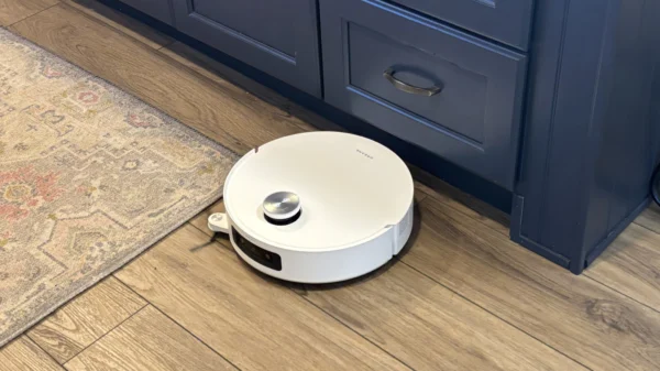 The Dreame Aqua10 Ultra Roller Review: The Overachiever Of Robot Vacuums & Mops - House Digest