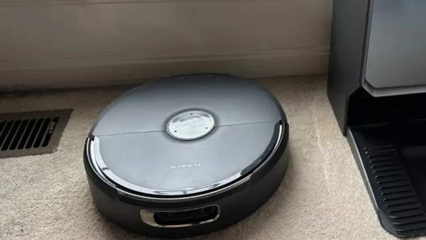 The Narwal Flow 2 has seriously smart object avoidance