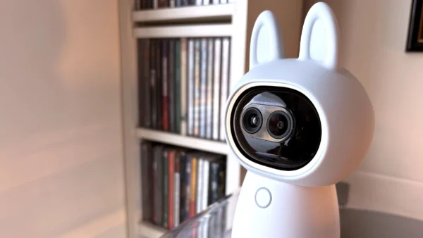 The Aqara Camera Hub G350 looks like a toy, but it's a serious indoor security camera