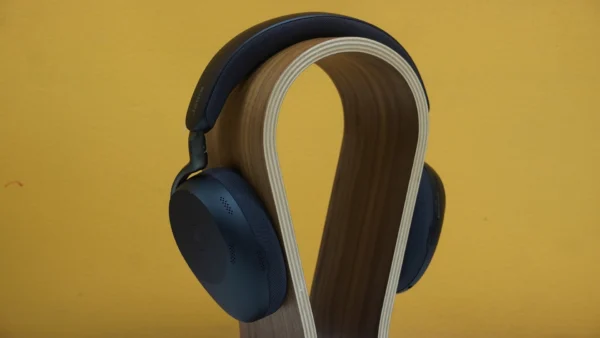 Jabra Evolve3 85 Review: All Work, Some Play