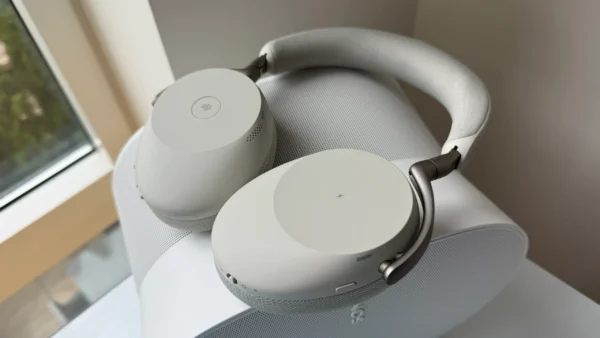 Jabra Evolve3 85 Headset Review: Top Voice-Calling Performance and a Game-Changing Design - CNET
