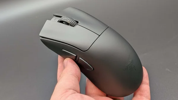 I'm oh so into the new DeathAdder V4 Pro, even though I am absolutely no pro