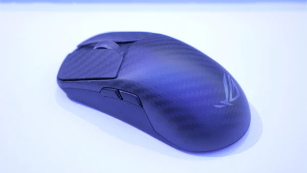 Asus' new carbon fiber and glass gaming mouse weighs just 47g